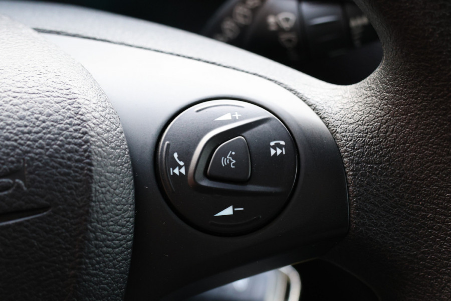 Ford Transit Connect 1.5 EcoBlue L2 | 3-Zitter | Navigatie | Camera | CarPlay | Cruise control | Airco | NAP Logisch | Dealer onderhouden | Nieuwe APK