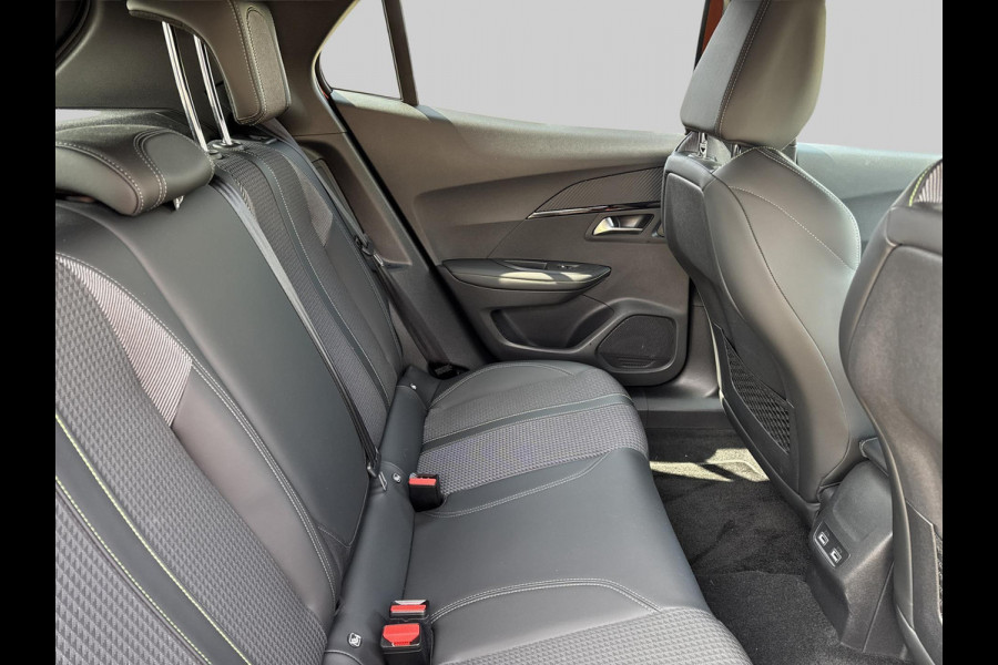 Peugeot e-2008 EV GT 50 kWh | 3 fase | 11 kW lader