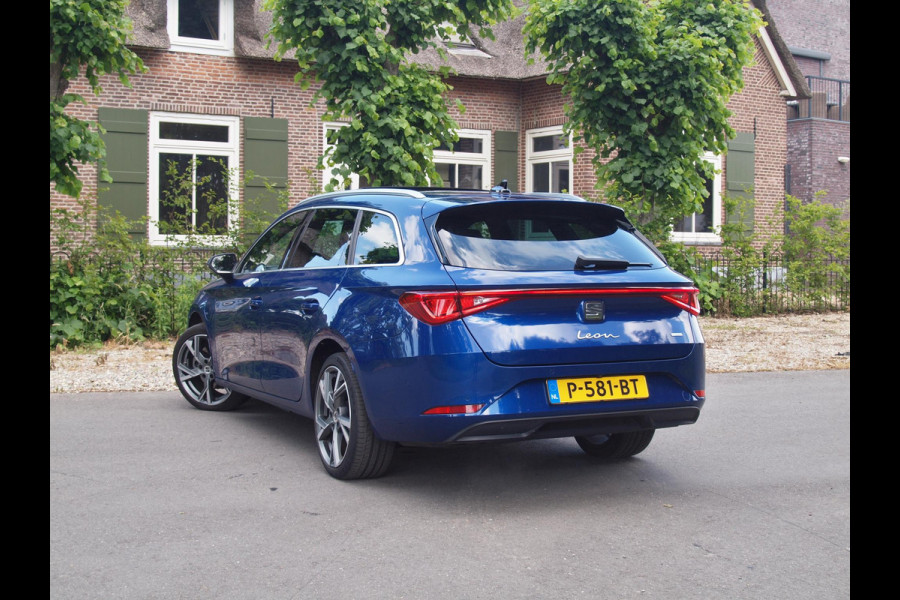 Seat Leon Sportstourer 1.4 TSI eHybrid PHEV FR | Panoramadak | Camera | Apple Carplay | Cruise Control | Sfeerverlichting |