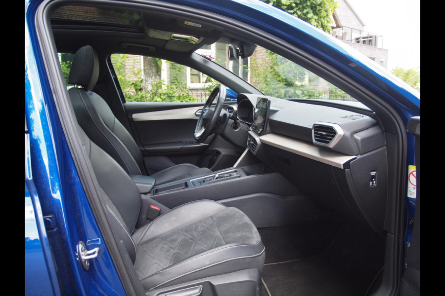 Seat Leon Sportstourer 1.4 TSI eHybrid PHEV FR | Panoramadak | Camera | Apple Carplay | Cruise Control | Sfeerverlichting |