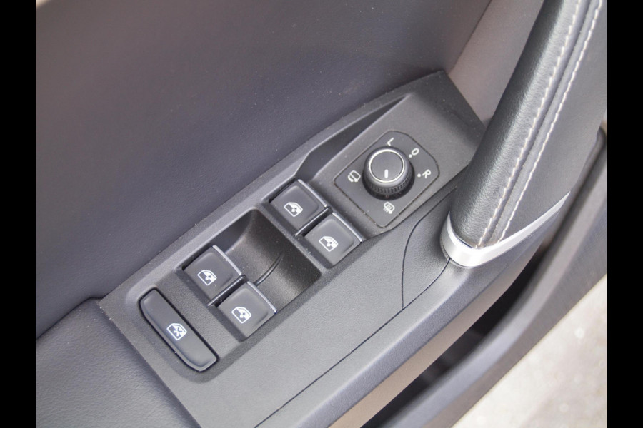 Seat Leon Sportstourer 1.4 TSI eHybrid PHEV FR | Panoramadak | Camera | Apple Carplay | Cruise Control | Sfeerverlichting |