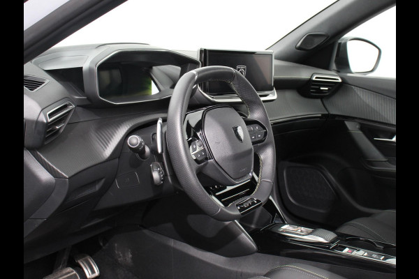 Peugeot 2008 1.2 PureTech 130 GT Automaat Clima Control Camera Achter Navigatie d.m.v. Apple Carplay / Android auto Velgen 17 inch