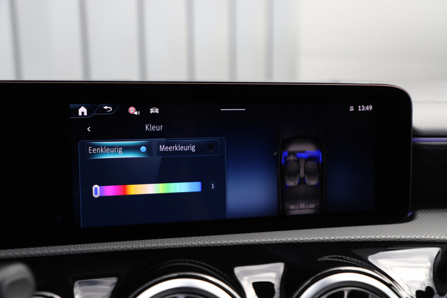 Mercedes-Benz A-Klasse 250e AMG Aut8 | 218PK | Pano | Head-up | Burmester | Memory | Sfeerverlichting | Multibeam | ACC | Stuurwielverwarming | Trekhaa Mercedes-Benz A-Klasse 250e AMG Aut8 | 218PK | Pano | Head-up | Burmester | Memory | Sfeerverlichting | Multibeam | ACC | Stuurwielverwarming | Trekhaa