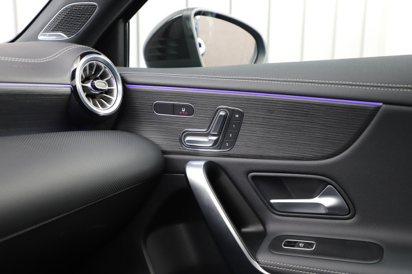 Mercedes-Benz A-Klasse 250e AMG Aut8 | 218PK | Pano | Head-up | Burmester | Memory | Sfeerverlichting | Multibeam | ACC | Stuurwielverwarming | Trekhaa Mercedes-Benz A-Klasse 250e AMG Aut8 | 218PK | Pano | Head-up | Burmester | Memory | Sfeerverlichting | Multibeam | ACC | Stuurwielverwarming | Trekhaa