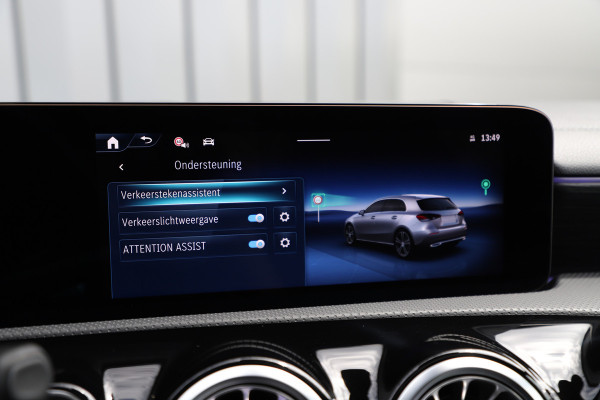 Mercedes-Benz A-Klasse 250e AMG Aut8 | 218PK | Pano | Head-up | Burmester | Memory | Sfeerverlichting | Multibeam | ACC | Stuurwielverwarming | Trekhaa Mercedes-Benz A-Klasse 250e AMG Aut8 | 218PK | Pano | Head-up | Burmester | Memory | Sfeerverlichting | Multibeam | ACC | Stuurwielverwarming | Trekhaa