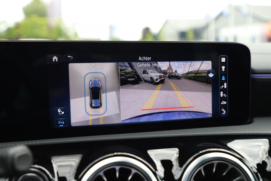 Mercedes-Benz A-Klasse 250e AMG Aut8 | 218PK | Pano | Head-up | Burmester | Memory | Sfeerverlichting | Multibeam | ACC | Stuurwielverwarming | Trekhaa Mercedes-Benz A-Klasse 250e AMG Aut8 | 218PK | Pano | Head-up | Burmester | Memory | Sfeerverlichting | Multibeam | ACC | Stuurwielverwarming | Trekhaa