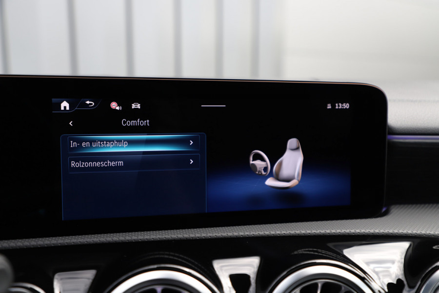 Mercedes-Benz A-Klasse 250e AMG Aut8 | 218PK | Pano | Head-up | Burmester | Memory | Sfeerverlichting | Multibeam | ACC | Stuurwielverwarming | Trekhaa Mercedes-Benz A-Klasse 250e AMG Aut8 | 218PK | Pano | Head-up | Burmester | Memory | Sfeerverlichting | Multibeam | ACC | Stuurwielverwarming | Trekhaa