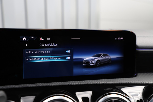 Mercedes-Benz A-Klasse 250e AMG Aut8 | 218PK | Pano | Head-up | Burmester | Memory | Sfeerverlichting | Multibeam | ACC | Stuurwielverwarming | Trekhaa Mercedes-Benz A-Klasse 250e AMG Aut8 | 218PK | Pano | Head-up | Burmester | Memory | Sfeerverlichting | Multibeam | ACC | Stuurwielverwarming | Trekhaa