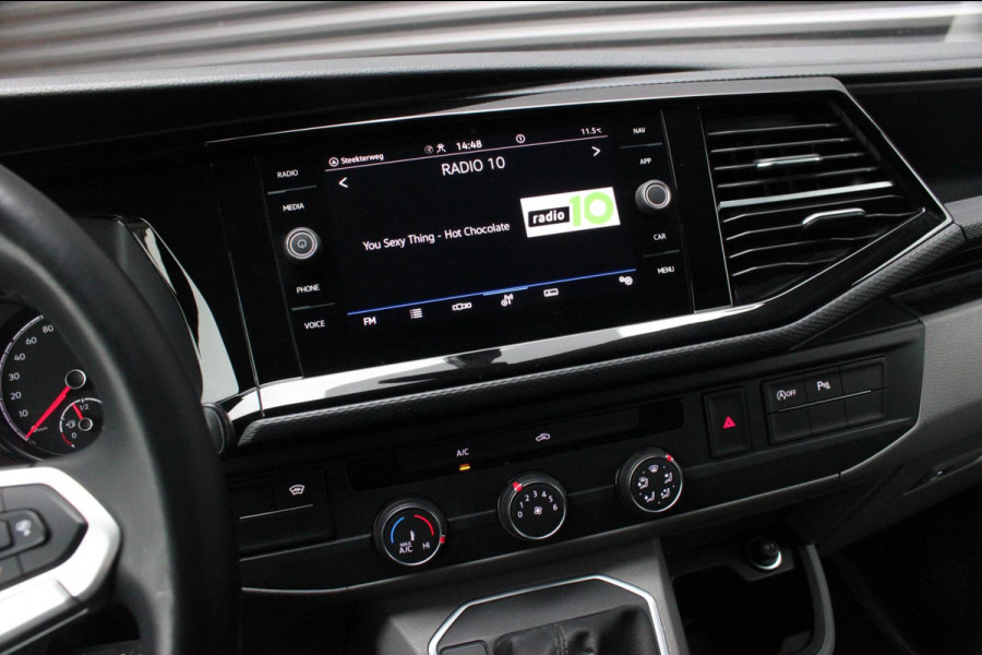 Volkswagen Transporter 2.0 TDI L2H1 150PK FULL BLACK / JB- EDITION / LEDEREN BEKLEDING / VERLAGINGSVEREN / APPLE CARPLAY / SPOILER