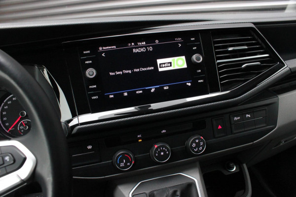 Volkswagen Transporter 2.0 TDI L2H1 150PK FULL BLACK / JB- EDITION / LEDEREN BEKLEDING / VERLAGINGSVEREN / APPLE CARPLAY / SPOILER