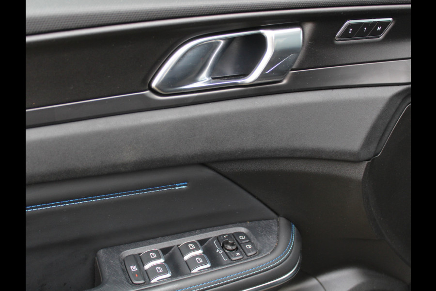 Lynk & Co 01 1.5 12 X OP VOORRAAD V.A. 40.000 KM | CARPLAY | 360CAMERA | DAB | PANODAK | LED | STOELVERW | ADAPCRUISE | WIFI |