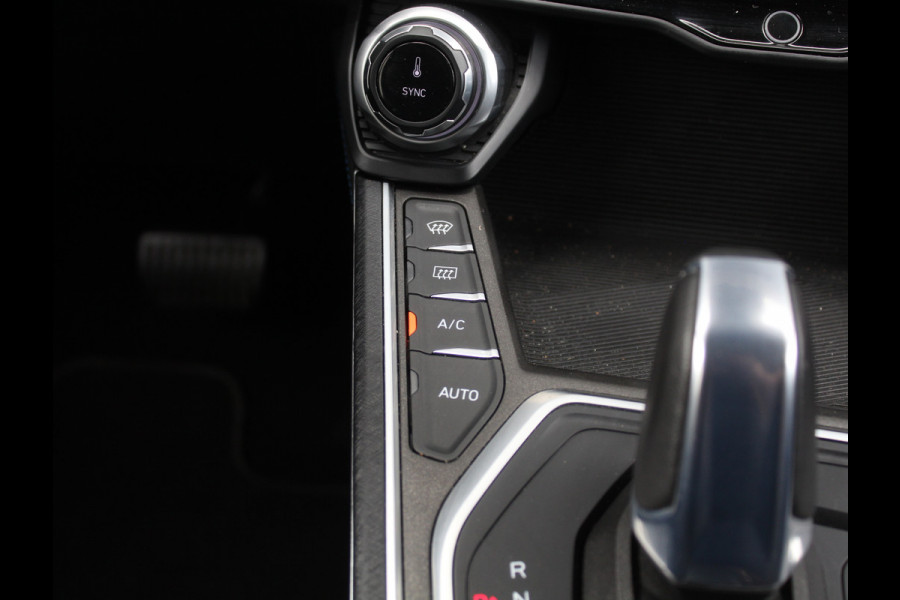 Lynk & Co 01 1.5 12 X OP VOORRAAD V.A. 40.000 KM | CARPLAY | 360CAMERA | DAB | PANODAK | LED | STOELVERW | ADAPCRUISE | WIFI |