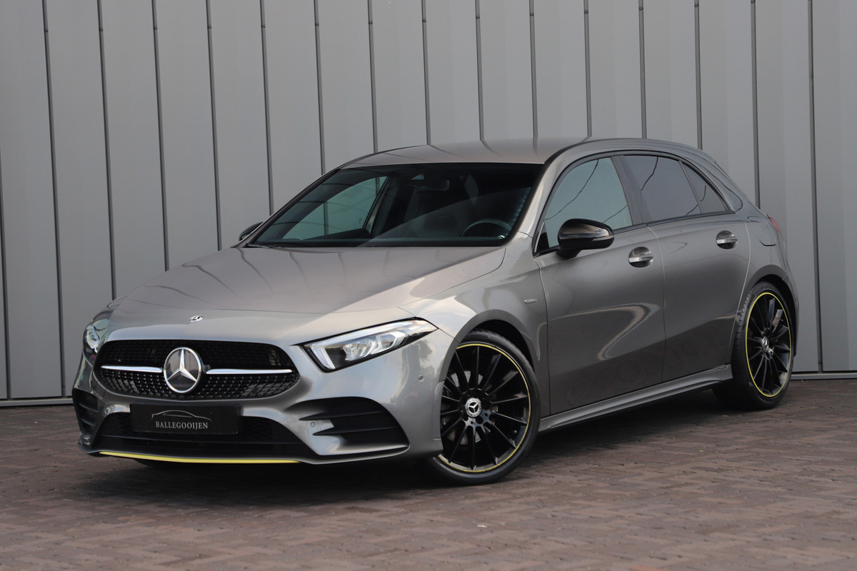 Mercedes-Benz A-Klasse 200 AMG Edition 1 | 163PK | Sfeerverlichting | Led | Widescreen | Stoelverwarming | Pdc | Cruise-control | 2018.