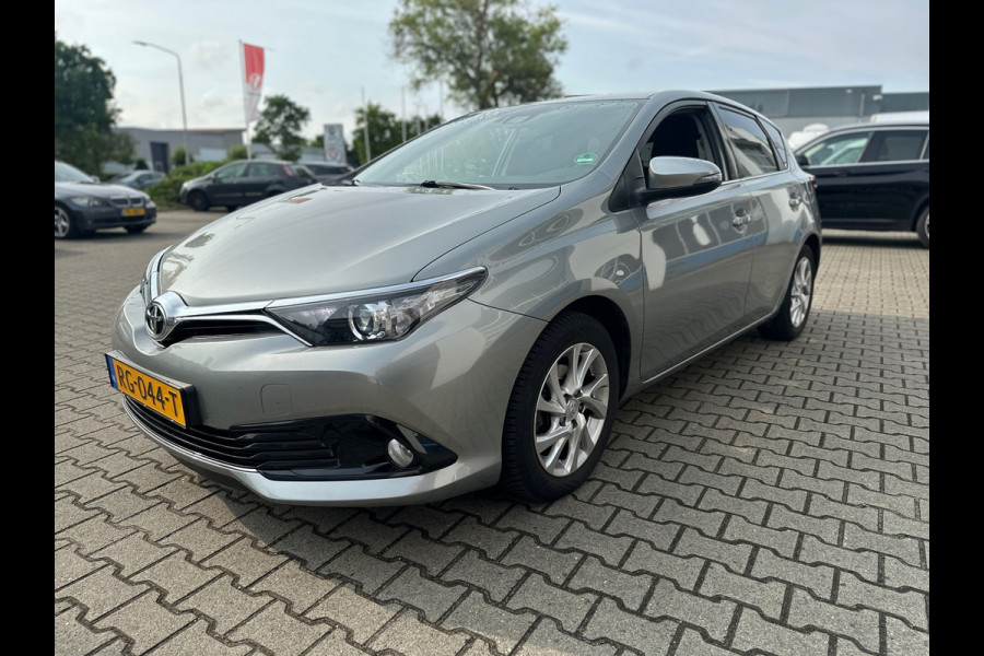 Toyota Auris 1.2T Dynamic