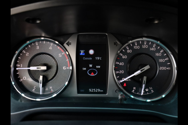 Toyota Hilux 2.8 D-4D XtraCab Professional Premium | Automaat | 3500 KG Trekg