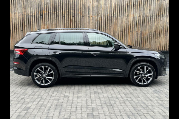 Škoda Kodiaq 1.5 TSI Sportline Automaat | Trekhaak uitklapbaar | Navigatiesysteem | Stoelverwarming | Stuurverwarming | Getint glas | Cruise