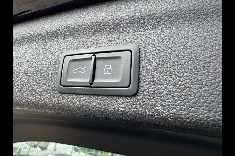 Audi Q3 35 TFSI 150pk 2 x S Line S-Tronic Dynamic Light LED Keyless Sfeerverlichting CarPlay Leder Stlvw