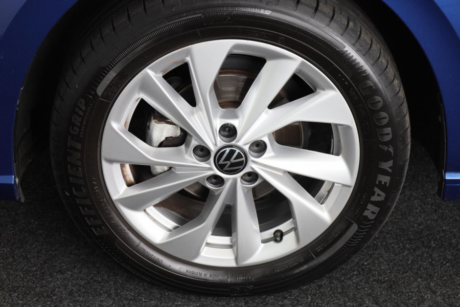 Volkswagen Polo 1.0 TSI Style 95 pk | Navigatie | LM-velgen|Parkeersensoren | Digital display| Trekhaak