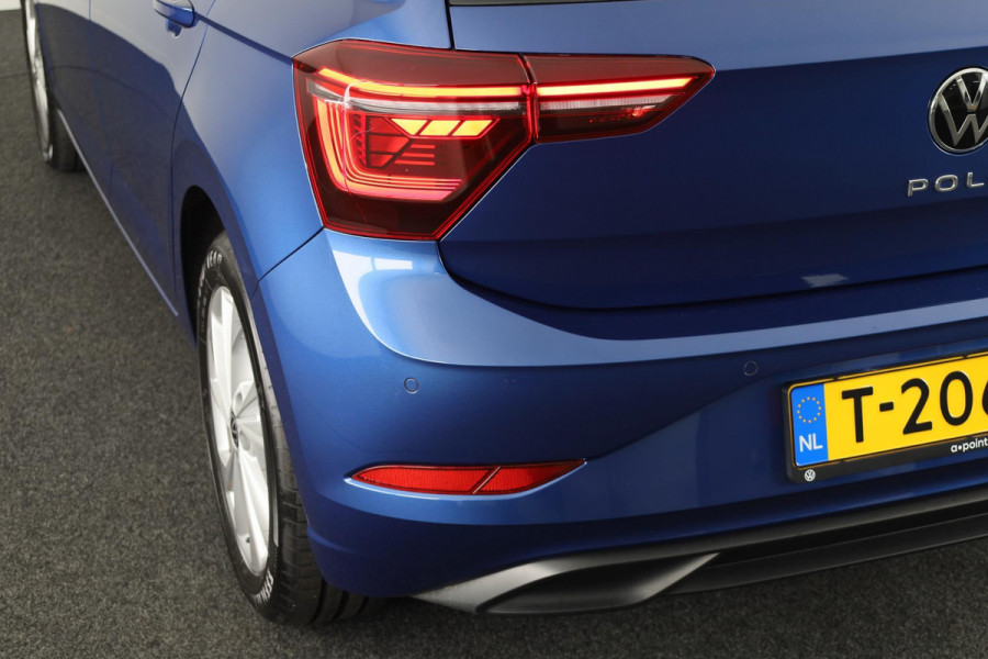 Volkswagen Polo 1.0 TSI Style 95 pk | Navigatie | LM-velgen|Parkeersensoren | Digital display| Trekhaak