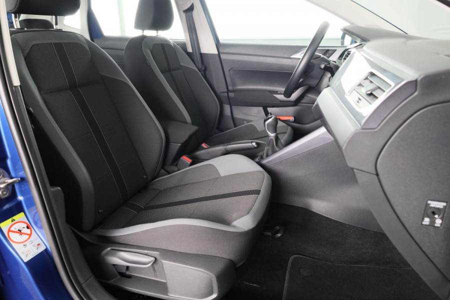 Volkswagen Polo 1.0 TSI Style 95 pk | Navigatie | LM-velgen|Parkeersensoren | Digital display| Trekhaak
