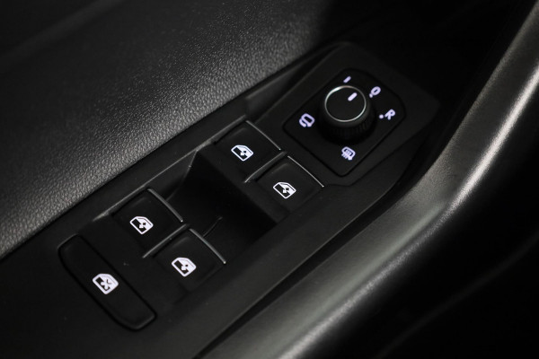 Volkswagen Polo 1.0 TSI Style 95 pk | Navigatie | LM-velgen|Parkeersensoren | Digital display| Trekhaak