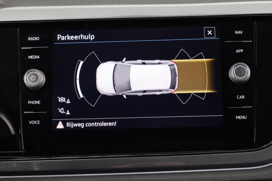 Volkswagen Polo 1.0 TSI Style 95 pk | Navigatie | LM-velgen|Parkeersensoren | Digital display| Trekhaak