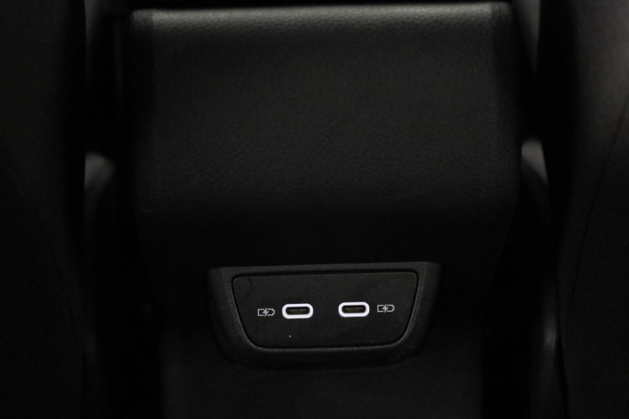 Volkswagen Polo 1.0 TSI Style 95 pk | Navigatie | LM-velgen|Parkeersensoren | Digital display| Trekhaak