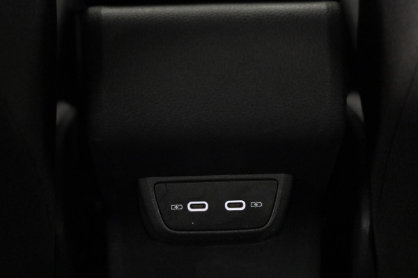 Volkswagen Polo 1.0 TSI Style 95 pk | Navigatie | LM-velgen|Parkeersensoren | Digital display| Trekhaak