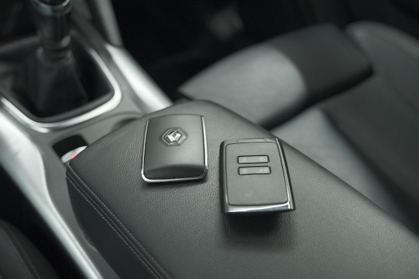 Renault Kadjar TCe 140 Intens | Trekhaak | Camera | Dodehoek | Pack Leder | Navigatie