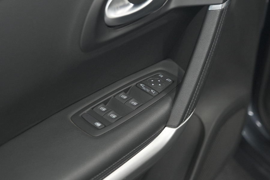 Renault Kadjar TCe 140 Intens | Trekhaak | Camera | Dodehoek | Pack Leder | Navigatie