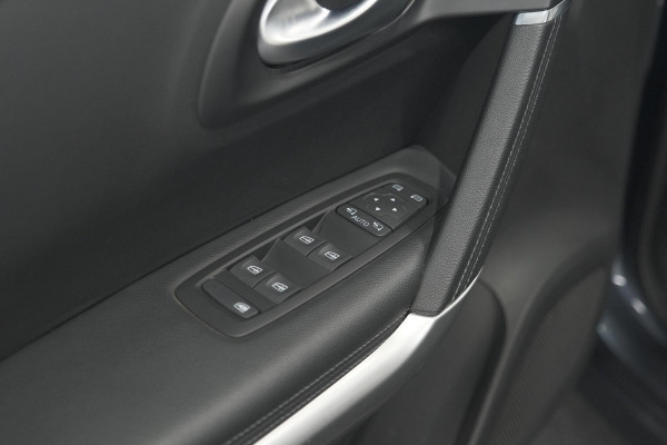 Renault Kadjar TCe 140 Intens | Trekhaak | Camera | Dodehoek | Pack Leder | Navigatie