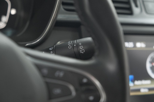 Renault Kadjar TCe 140 Intens | Trekhaak | Camera | Dodehoek | Pack Leder | Navigatie