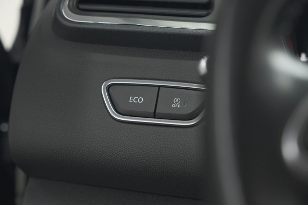 Renault Kadjar TCe 140 Intens | Trekhaak | Camera | Dodehoek | Pack Leder | Navigatie