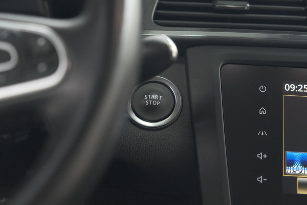Renault Kadjar TCe 140 Intens | Trekhaak | Camera | Dodehoek | Pack Leder | Navigatie