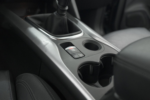 Renault Kadjar TCe 140 Intens | Trekhaak | Camera | Dodehoek | Pack Leder | Navigatie