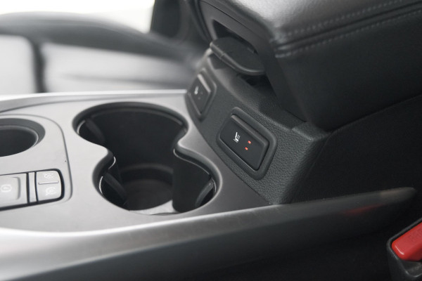 Renault Kadjar TCe 140 Intens | Trekhaak | Camera | Dodehoek | Pack Leder | Navigatie