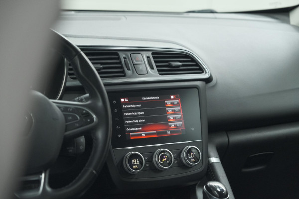 Renault Kadjar TCe 140 Intens | Trekhaak | Camera | Dodehoek | Pack Leder | Navigatie