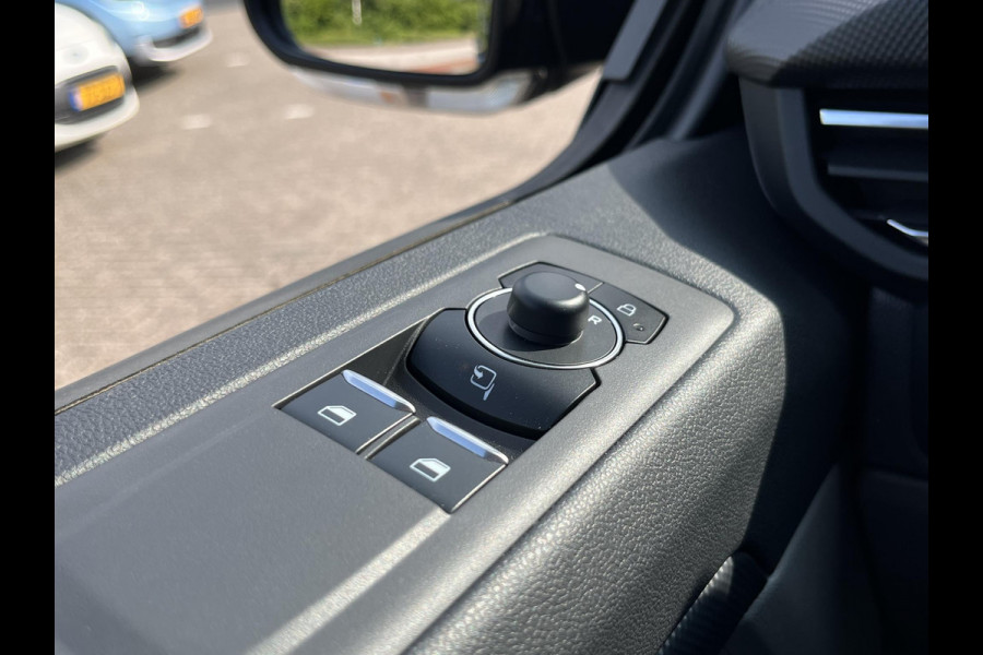 Ford Transit Custom 340 2.5 PHEV L2H1 Limited | SCI | Voorraad | Kombi 9-persoons | Incl. BTW en BPM |  Dubbele schuifdeur | 17 inch lichtmetalen velgen | Trekhaak | Navigatie | Garantie 5 jaar of 200.000 km | Camera