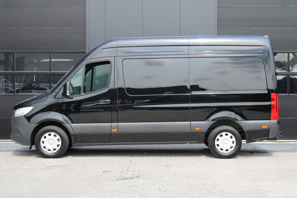 Mercedes-Benz Sprinter 317CDI L2H2 Pro - Mbux 10 - 3.5t Trekhaak - Betimmering - Camera - Carplay - Bind spot - Cruise - Smartphone integratie - Rijkla