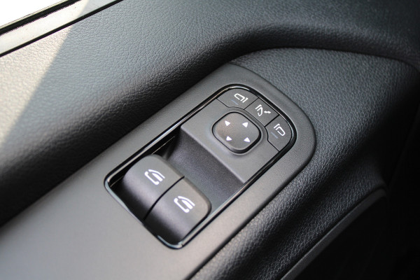 Mercedes-Benz Sprinter 317CDI L2H2 Pro - Mbux 10 - 3.5t Trekhaak - Betimmering - Camera - Carplay - Bind spot - Cruise - Smartphone integratie - Rijkla