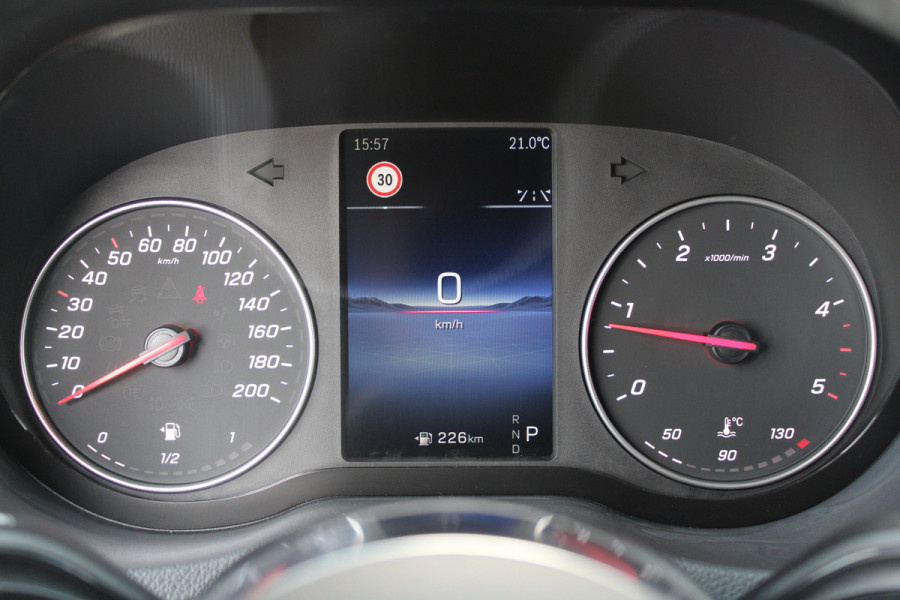 Mercedes-Benz Sprinter 317CDI L2H2 Pro - Mbux 10 - 3.5t Trekhaak - Betimmering - Camera - Carplay - Bind spot - Cruise - Smartphone integratie - Rijkla