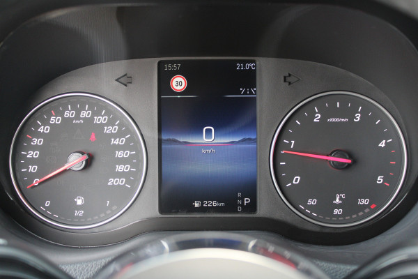 Mercedes-Benz Sprinter 317CDI L2H2 Pro - Mbux 10 - 3.5t Trekhaak - Betimmering - Camera - Carplay - Bind spot - Cruise - Smartphone integratie - Rijkla