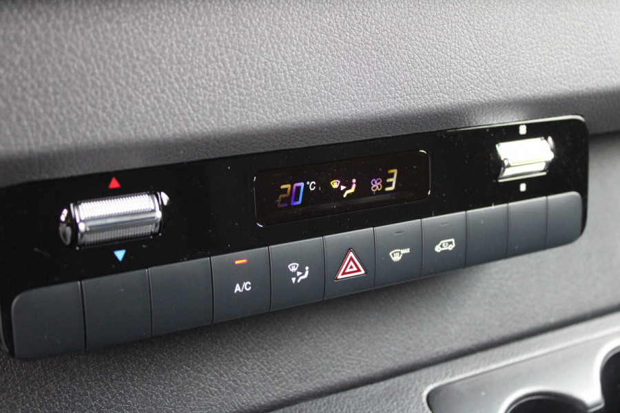 Mercedes-Benz Sprinter 317CDI L2H2 Pro - Mbux 10 - 3.5t Trekhaak - Betimmering - Camera - Carplay - Bind spot - Cruise - Smartphone integratie - Rijkla