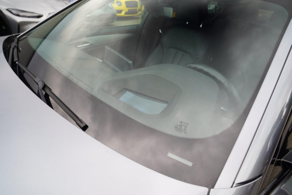 BMW 5 Serie 540i xDrive High Executive | M-pakket | Stoelverwarming / Verkoeling | Camera | Cruise control | Shadowline | NAP |