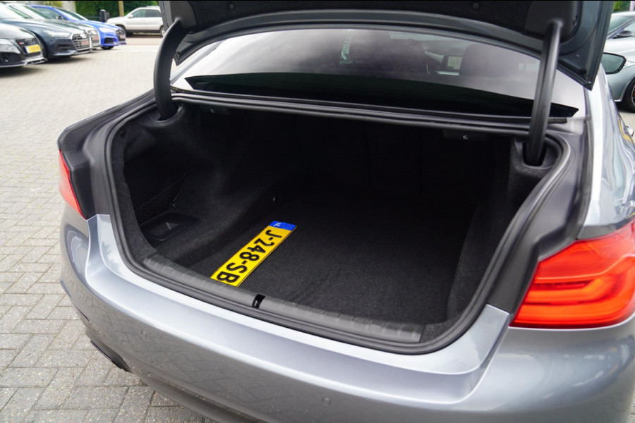 BMW 5 Serie 540i xDrive High Executive | M-pakket | Stoelverwarming / Verkoeling | Camera | Cruise control | Shadowline | NAP |