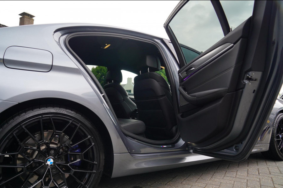 BMW 5 Serie 540i xDrive High Executive | M-pakket | Stoelverwarming / Verkoeling | Camera | Cruise control | Shadowline | NAP |