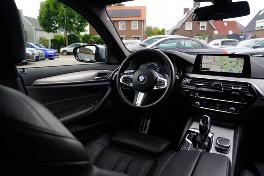 BMW 5 Serie 540i xDrive High Executive | M-pakket | Stoelverwarming / Verkoeling | Camera | Cruise control | Shadowline | NAP |