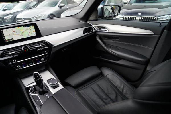 BMW 5 Serie 540i xDrive High Executive | M-pakket | Stoelverwarming / Verkoeling | Camera | Cruise control | Shadowline | NAP |
