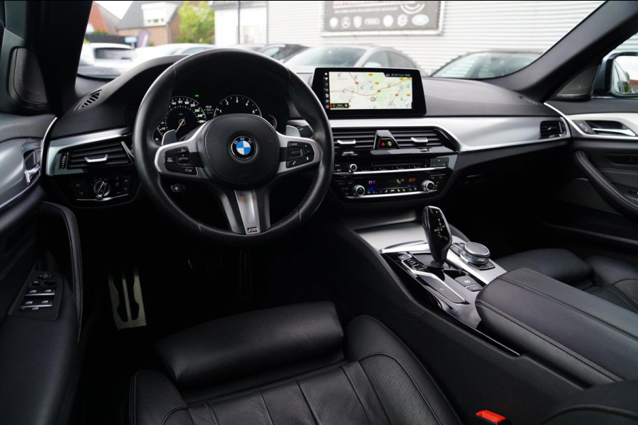 BMW 5 Serie 540i xDrive High Executive | M-pakket | Stoelverwarming / Verkoeling | Camera | Cruise control | Shadowline | NAP |