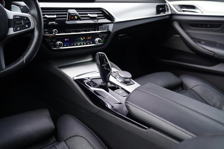BMW 5 Serie 540i xDrive High Executive | M-pakket | Stoelverwarming / Verkoeling | Camera | Cruise control | Shadowline | NAP |